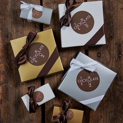 Two and four piece bonbon boxes for wedding guests 